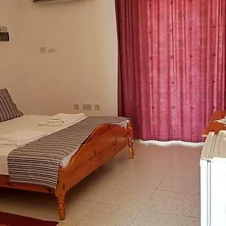 Paradise Hotel 3*
