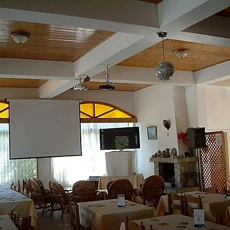 Paradise Hotel 3*