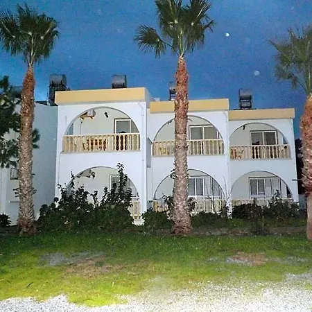 Paradise Hotel 3*